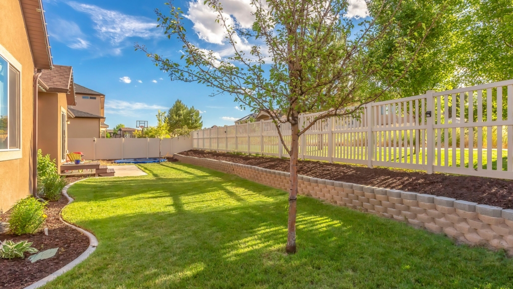 Fencing Contractors near me